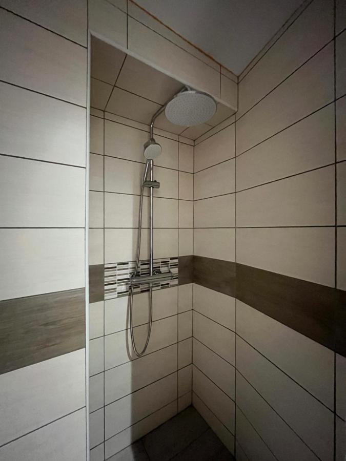 Studio Talant Luaran gambar